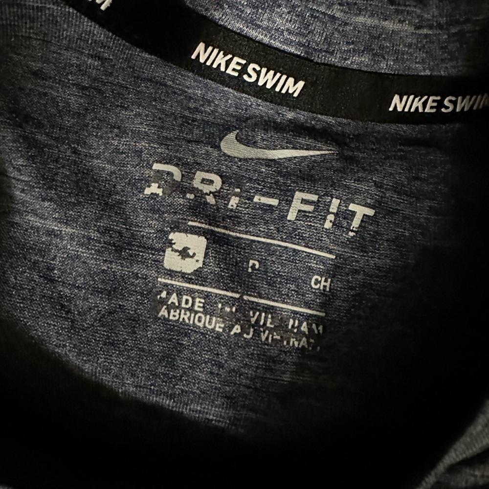 2 Men’s Nike Dri-FIT Swim Short Sleeve Athletic Running Gym Shirts Tops Bundle - Picture 3 of 8